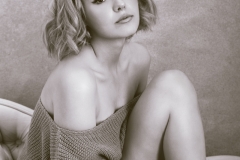 Ola-black-and-white-glamour-oversized-jumper-shoot-11